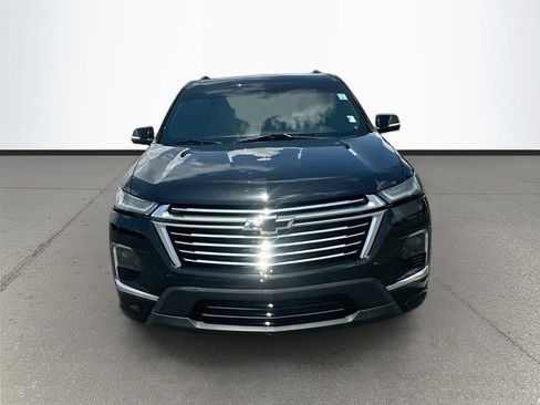 Used 2023 Chevrolet Traverse Premier FWD image 2