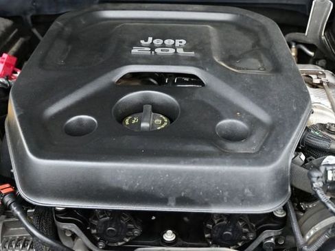Used 2021 Jeep Wrangler Unlimited Sahara AWD/4WD image 25