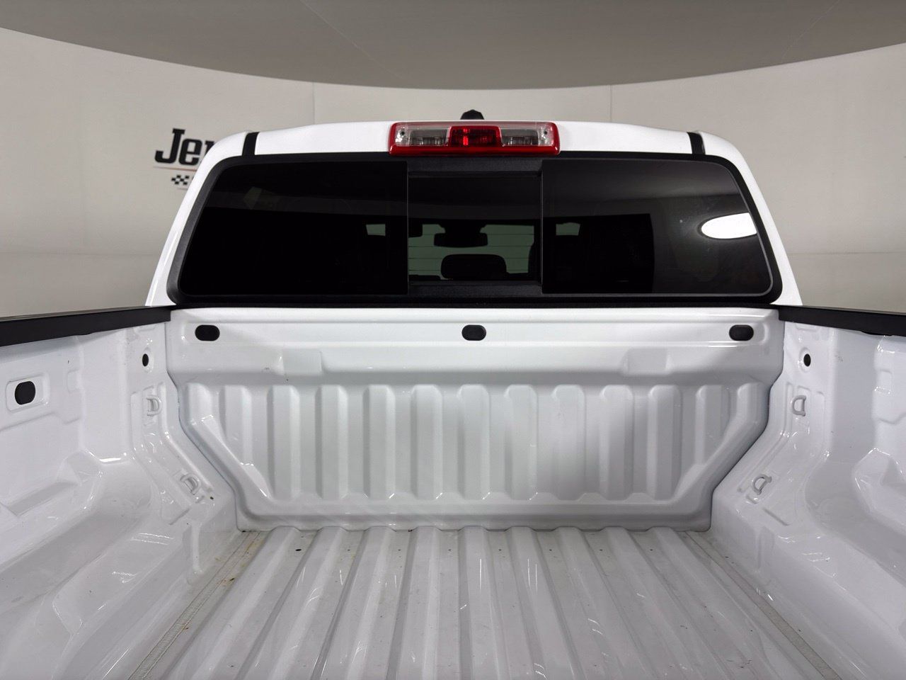 Used 2024 GMC Canyon AT4 w/ Technology Package AWD/4WD image 24