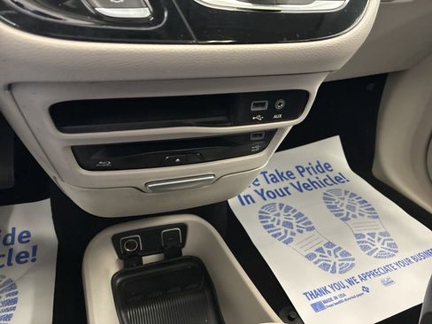 Used 2018 Chrysler Pacifica Touring-L Plus FWD image 53