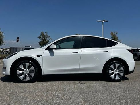 Used 2021 Tesla Model Y Long Range AWD/4WD image 4