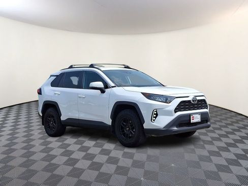 Certified 2019 Toyota RAV4 LE AWD/4WD image 4