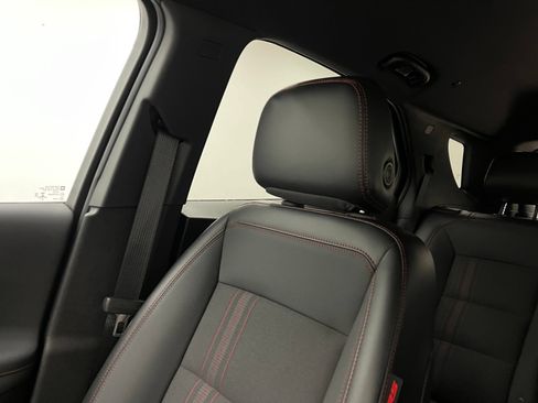 Used 2023 Chevrolet Equinox RS w/ LPO, Floor Liner Package FWD image 39