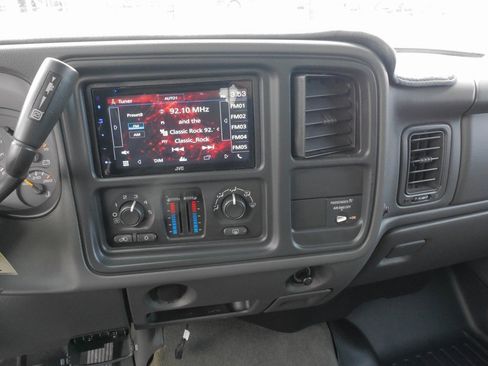 Used 2004 Chevrolet Silverado 2500 LS w/ Heavy-Duty Power Package image 23