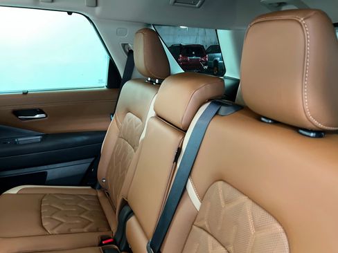 New 2026 Nissan Pathfinder Platinum image 20