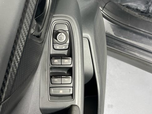 Used 2022 Subaru Crosstrek 2.0i Premium w/ Moonroof Package image 17