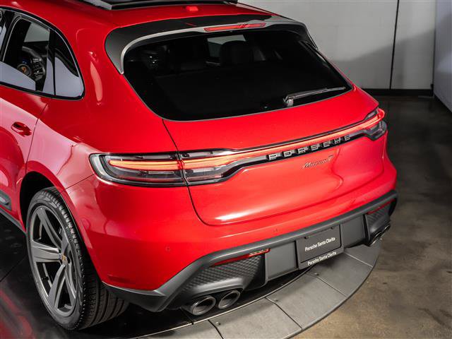 Used 2025 Porsche Macan Turbo AWD/4WD image 32