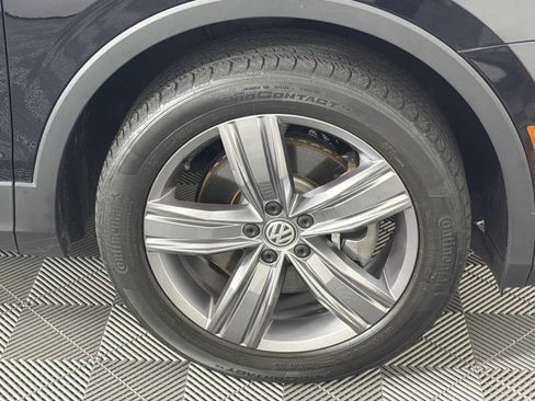 Used 2021 Volkswagen Tiguan SEL AWD/4WD image 16