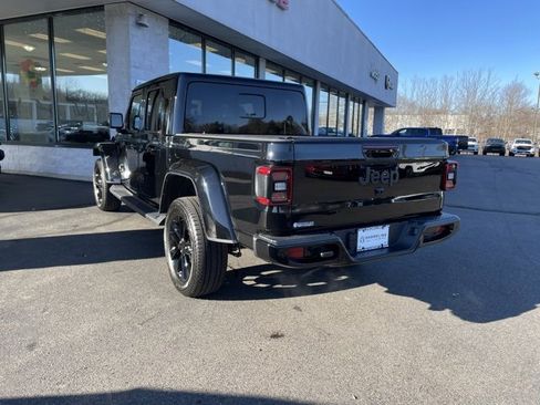 Used 2023 Jeep Gladiator Overland image 7