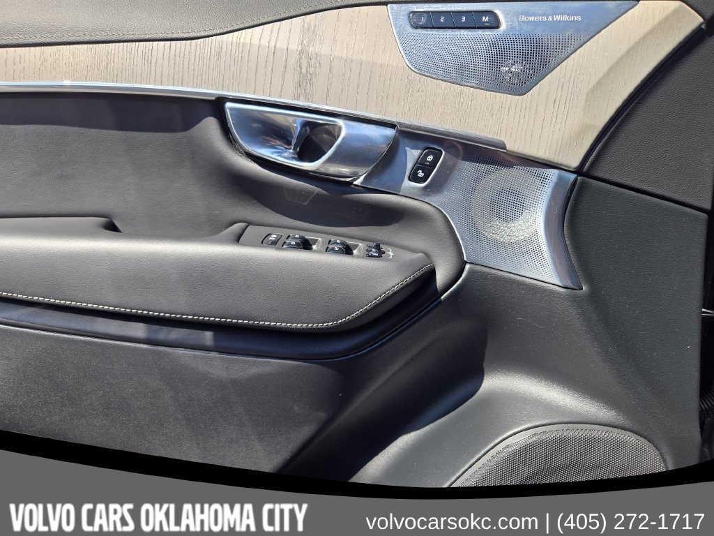Certified 2024 Volvo XC90 T8 Ultimate w/ Lounge Package AWD/4WD image 17