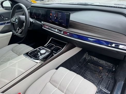 Certified 2023 BMW 760i xDrive w/ Parking Assistance Package image 33