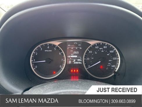 Used 2022 Nissan Kicks S image 3