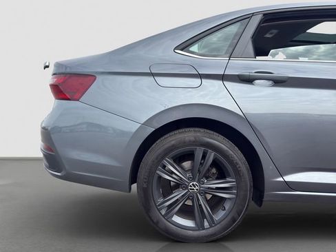 Used 2024 Volkswagen Jetta SE w/ Panoramic Sunroof Package image 21