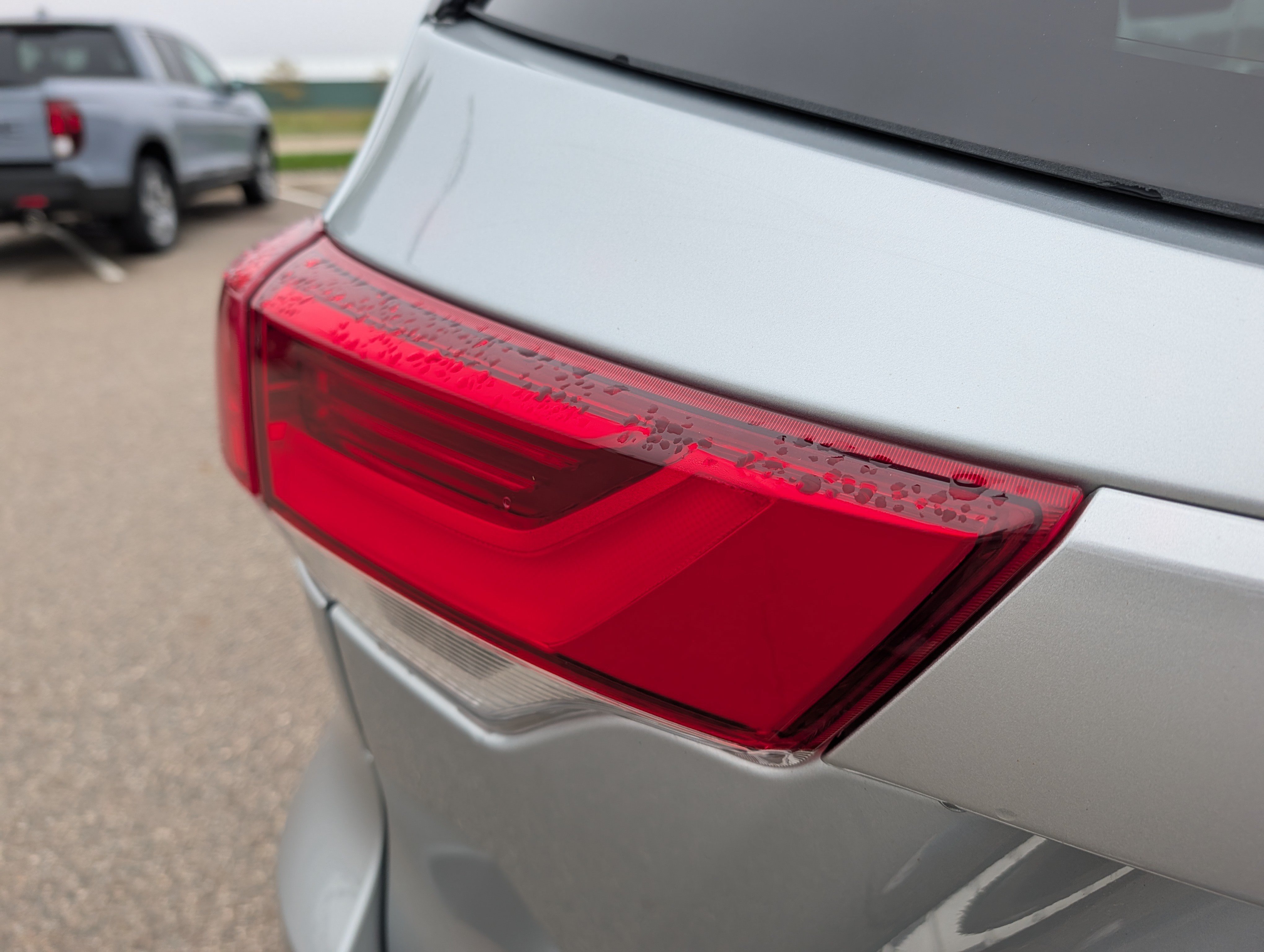 Used 2019 Toyota Highlander XLE AWD/4WD image 18