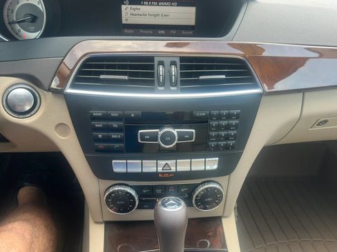 Used 2014 Mercedes-Benz C 250 Sedan image 11