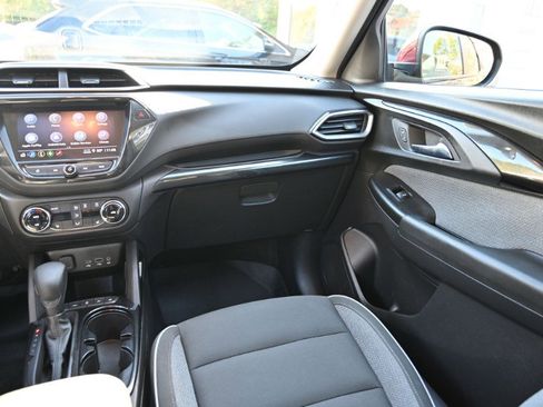 Used 2022 Chevrolet TrailBlazer LT w/ Convenience Package image 14