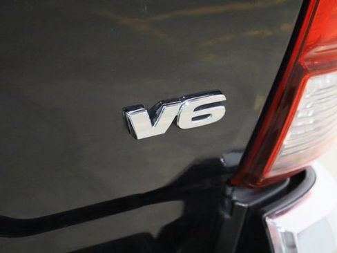 Used 2019 Toyota Tacoma SR5 image 40