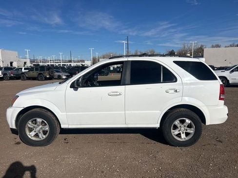 Used 2006 Kia Sorento LX image 2
