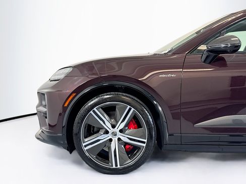 Certified 2024 Porsche Macan Turbo Electric image 28