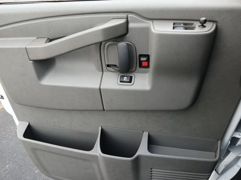 Used 2025 Chevrolet Express 2500 Extended w/ Communications Package image 15