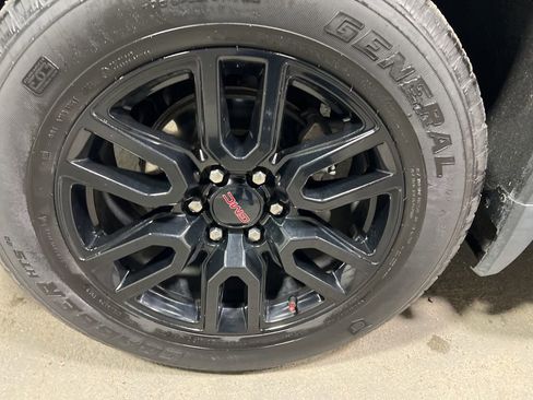 Used 2021 GMC Sierra 1500 Elevation image 39