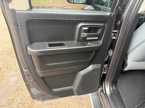 Used 2015 RAM 1500 Express image 12