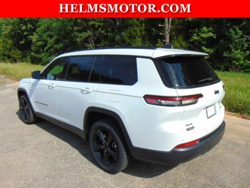 Certified 2024 Jeep Grand Cherokee L Limited w/ Black Appearance Package AWD/4WD image 8