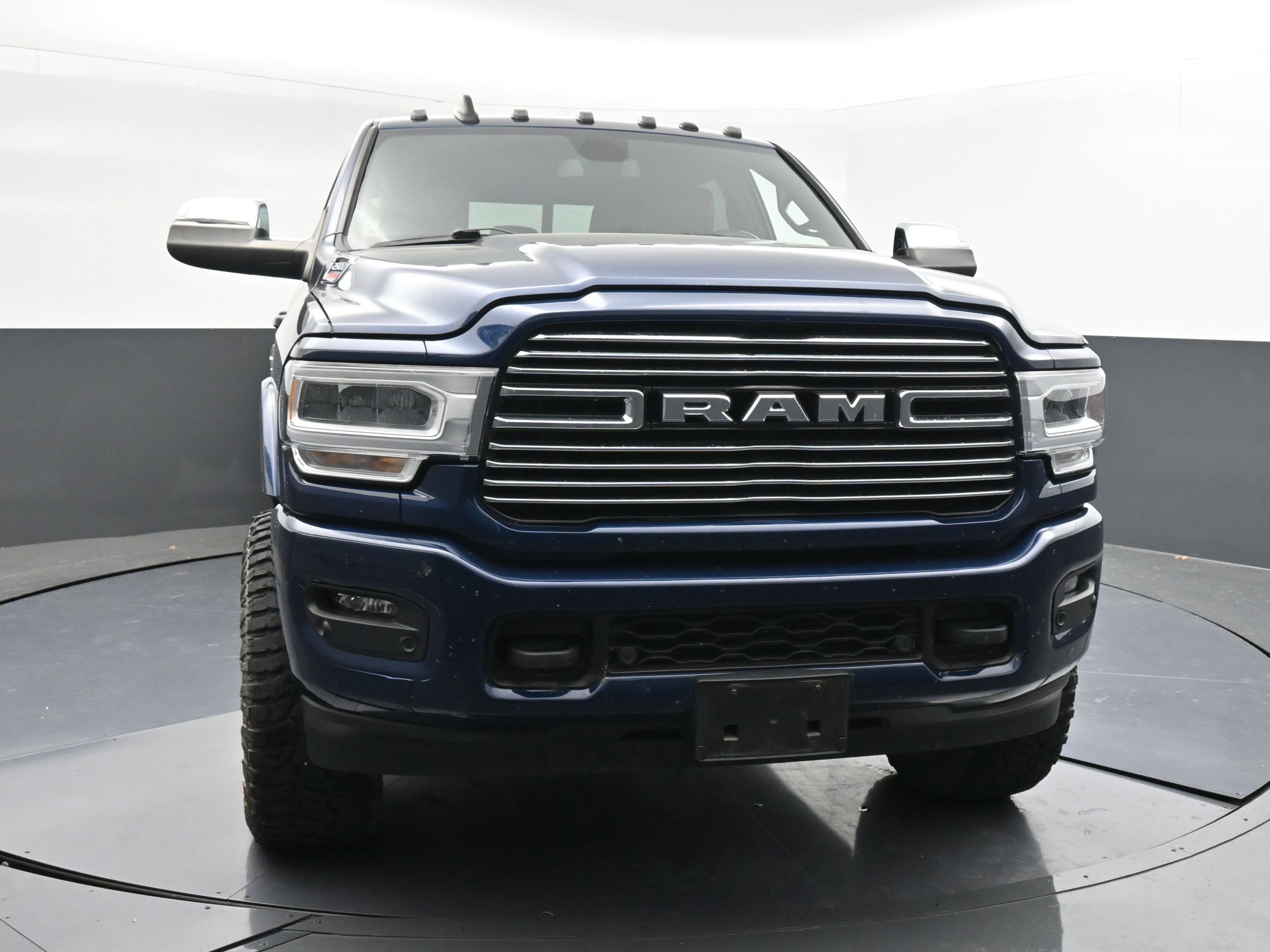 Used 2022 RAM 2500 Laramie AWD/4WD image 2