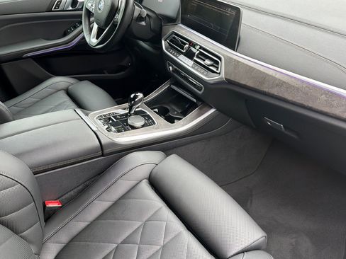 Used 2023 BMW X5 xDrive45e image 11