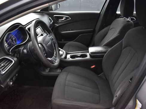 Used 2016 Chrysler 200 Limited FWD image 9