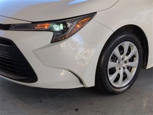 Used 2023 Toyota Corolla LE image 11