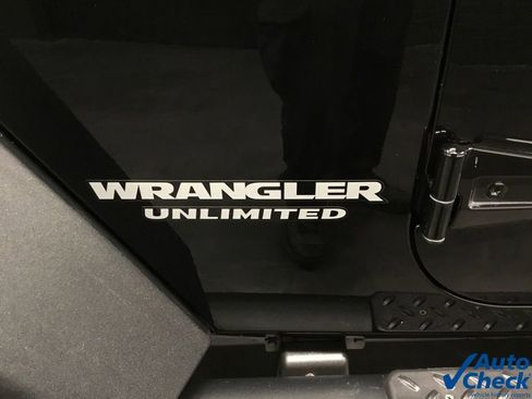 Used 2015 Jeep Wrangler Unlimited Rubicon w/ Connectivity Group AWD/4WD image 20