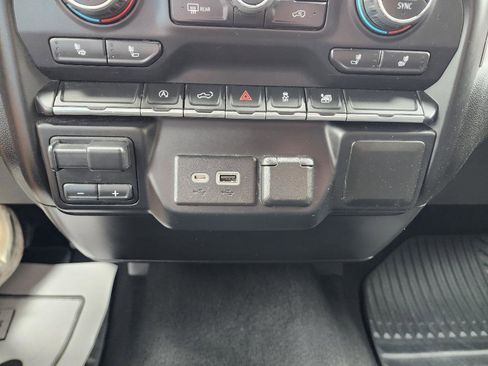 Used 2021 Chevrolet Silverado 1500 LT AWD/4WD image 21