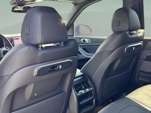 Used 2026 BMW X5 xDrive50e w/ M Sport Package image 29