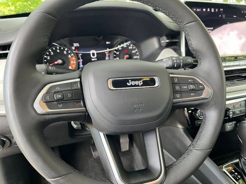 Used 2025 Jeep Compass Limited AWD/4WD image 27