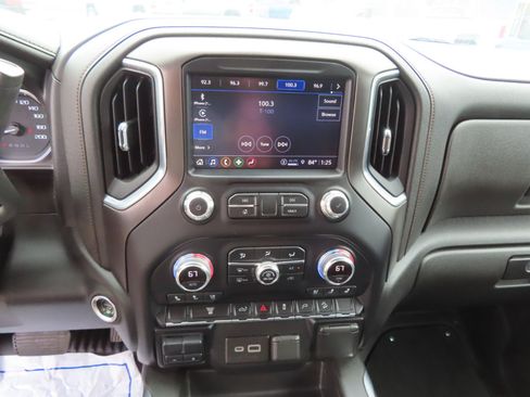 Used 2022 GMC Sierra 2500 AT4 w/ Gooseneck/5TH Wheel Package image 38