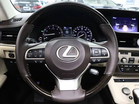 Used 2017 Lexus ES 350 w/ Premium Package FWD image 31