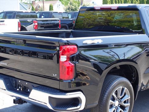 Used 2024 Chevrolet Silverado 1500 LT AWD/4WD image 11