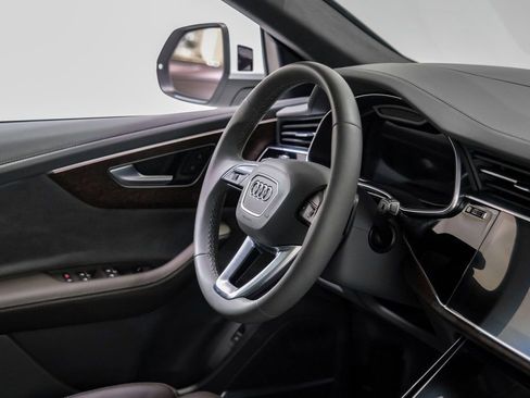 Used 2024 Audi Q8 Prestige image 11