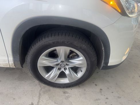 Used 2018 Toyota Highlander Limited FWD image 21
