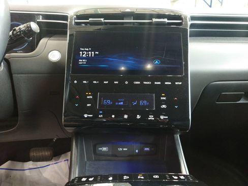 Certified 2023 Hyundai Tucson Limited AWD/4WD image 19