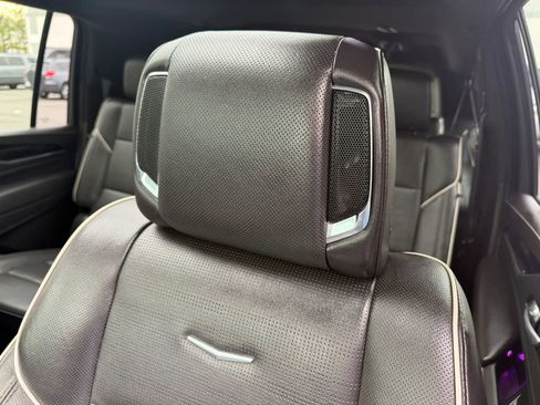 Used 2021 Cadillac Escalade ESV Sport w/ Driver Assist Tech Package image 15