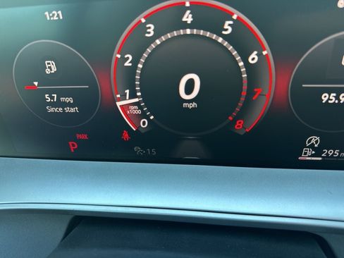 New 2025 Volkswagen Tiguan SE image 22