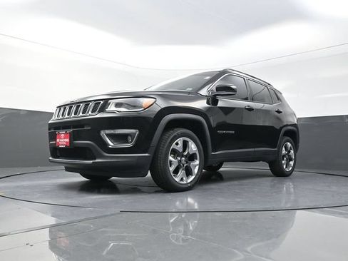 Used 2018 Jeep Compass Limited w/ Navigation Group AWD/4WD image 32