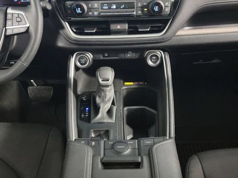 Used 2024 Toyota Grand Highlander FWD image 26