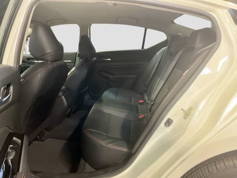 Used 2024 Nissan Altima 2.5 SR AWD/4WD image 22