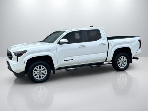 Used 2024 Toyota Tacoma SR5 RWD image 8