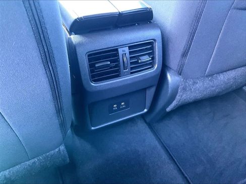 Used 2023 Nissan Rogue SV image 28