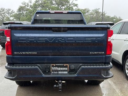 Used 2021 Chevrolet Silverado 1500 Custom image 4