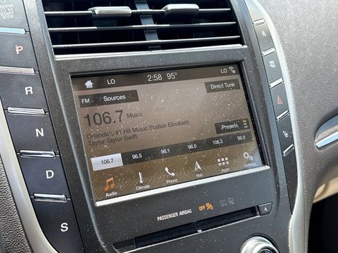 Used 2019 Lincoln MKC Reserve w/ MKC Technology Package FWD image 23